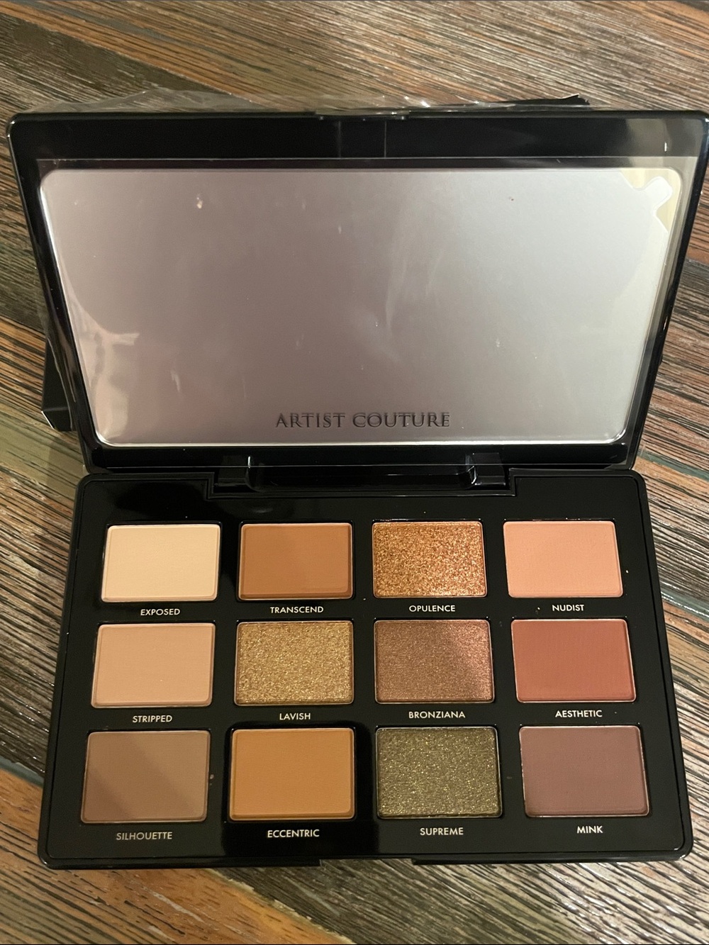 Artist Couture Supreme Nudes Eyeshadow Palette - Black & Gold - Picture 3 of 4